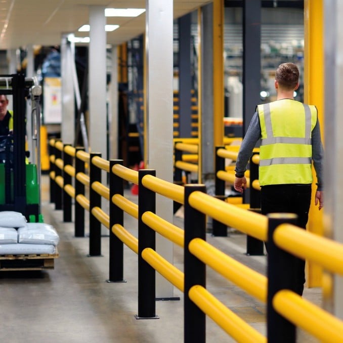 2158_2158_iFlexPedestrian3RaiBarrier_06_scr 2